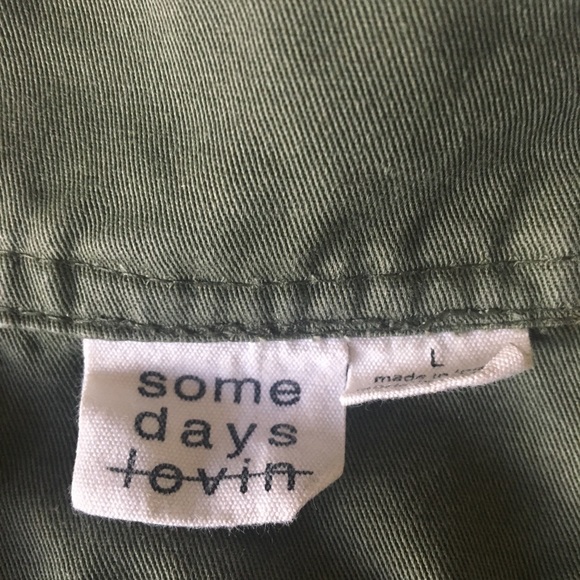 Utility camo green jacket with tie adjustments - Picture 5 of 5